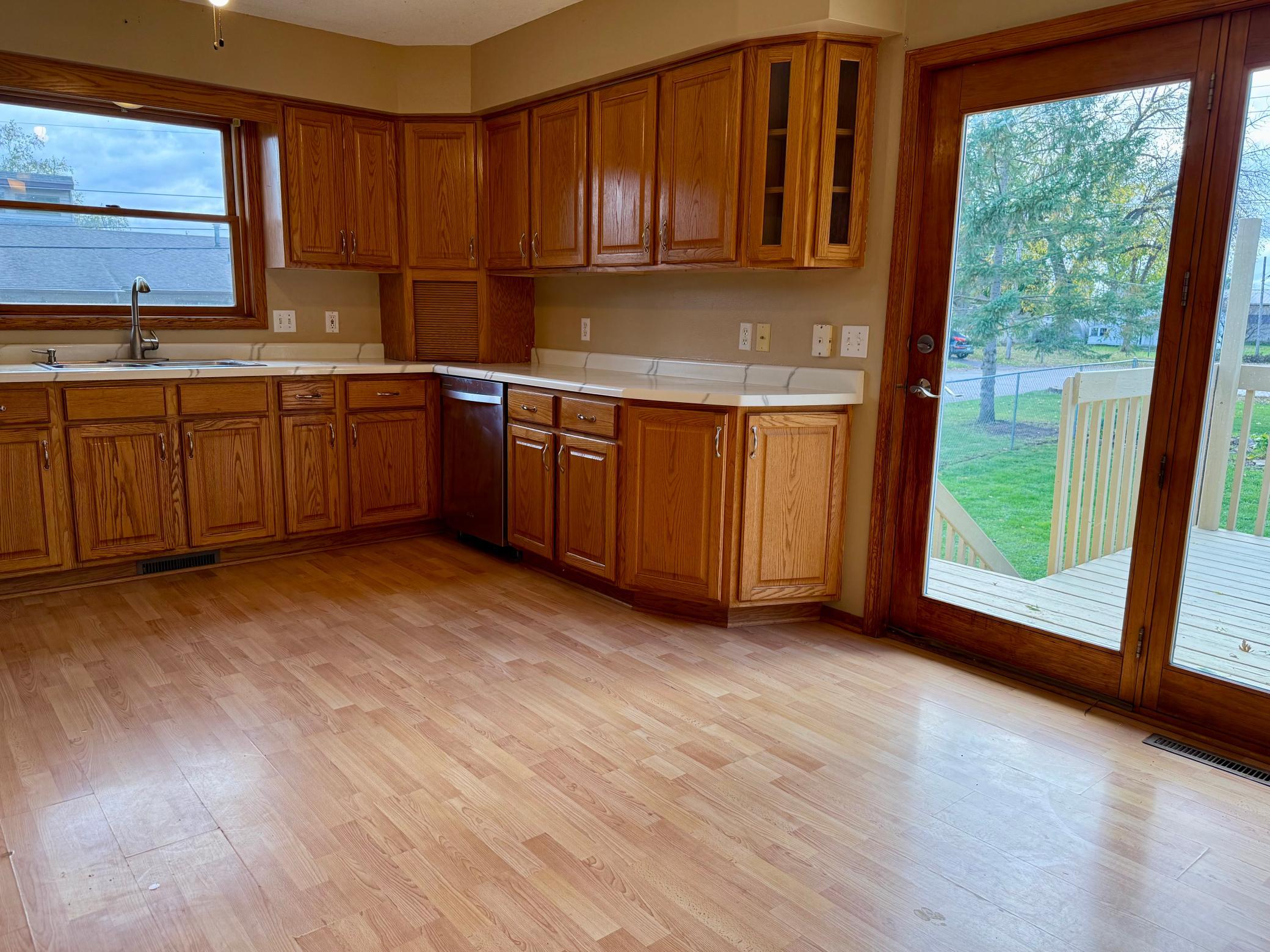 906 Pierce Avenue Property Photo 12