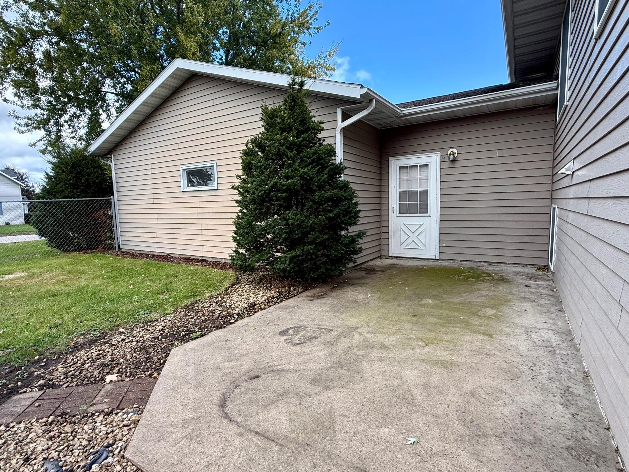 906 Pierce Avenue Property Photo 45