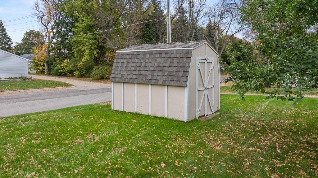 122 W George Street Property Photo 6