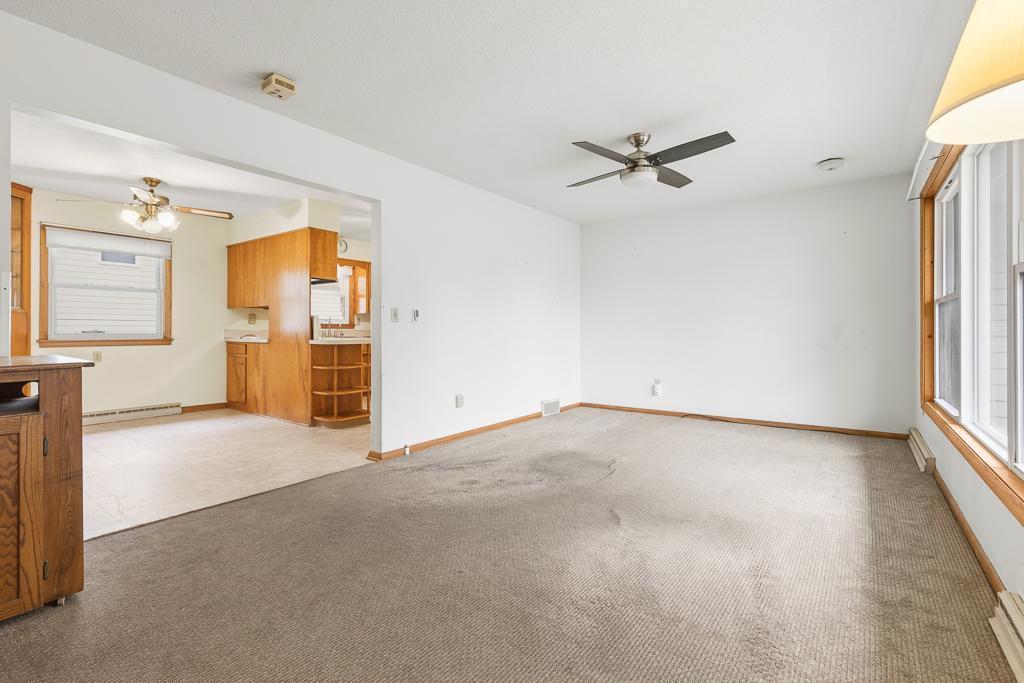 122 W George Street Property Photo 13
