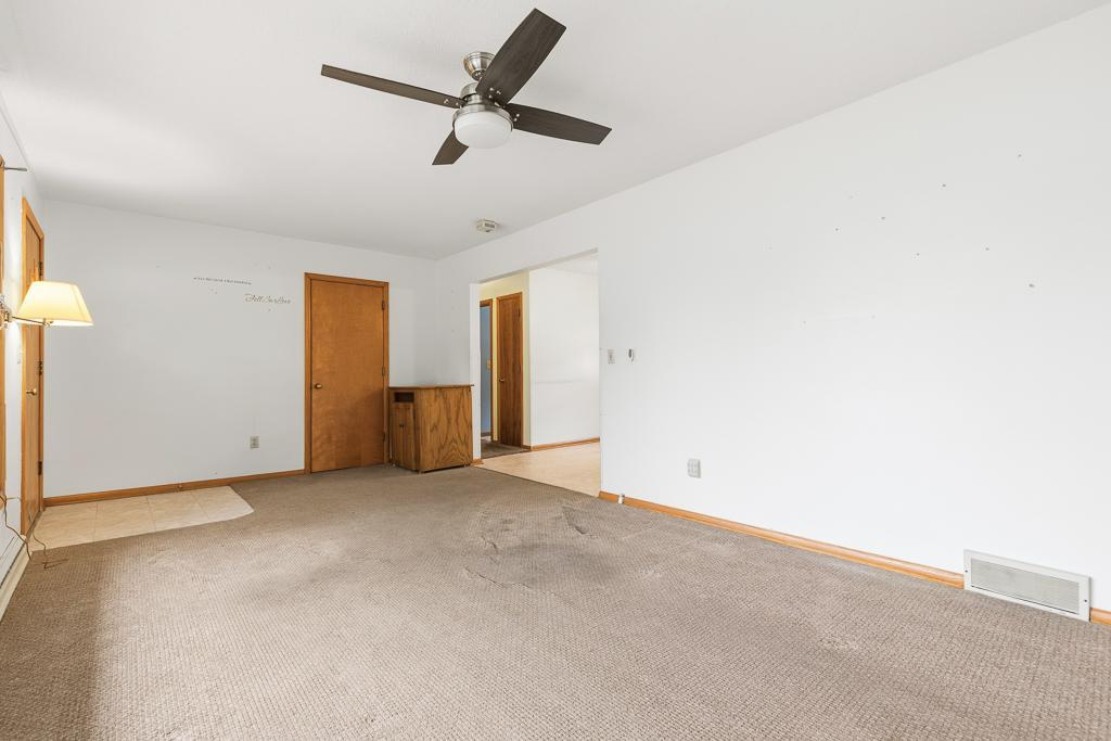 122 W George Street Property Photo 16