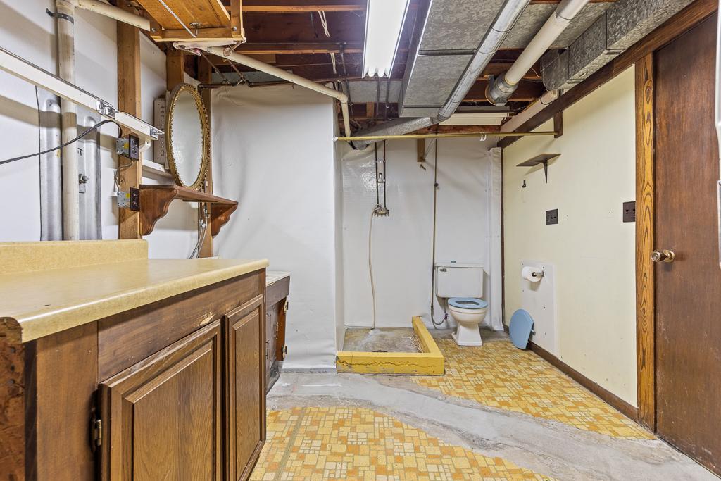 122 W George Street Property Photo 31