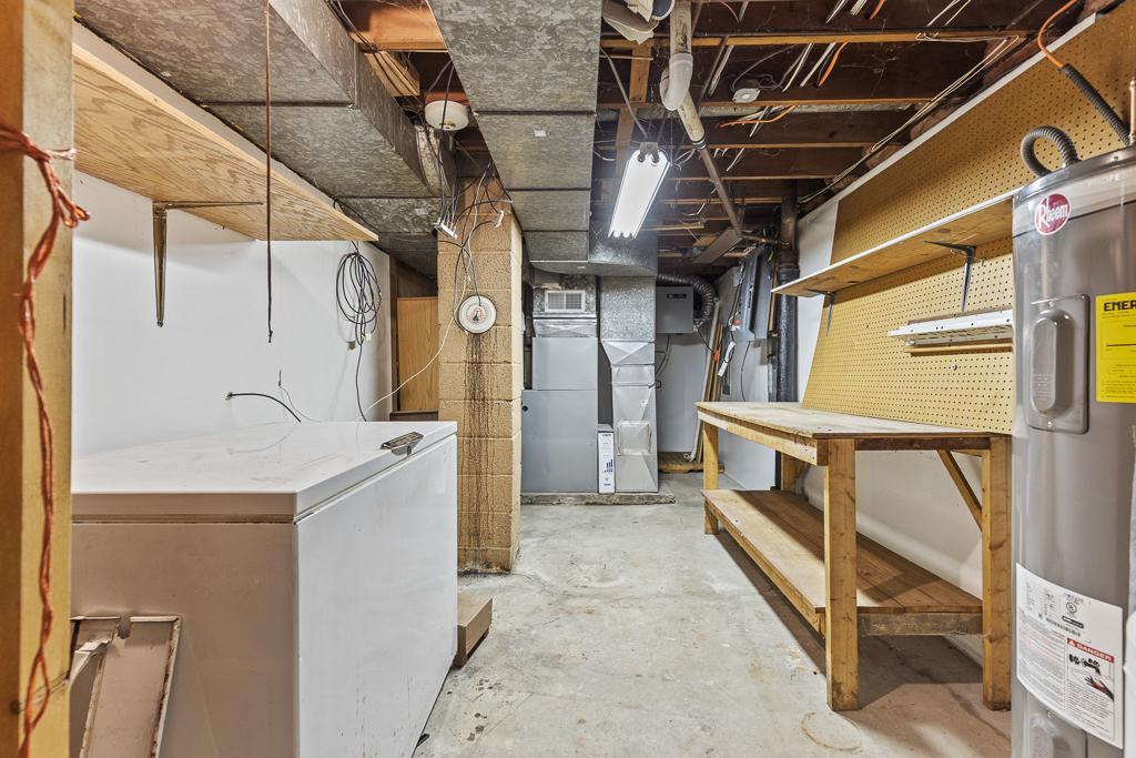 122 W George Street Property Photo 32