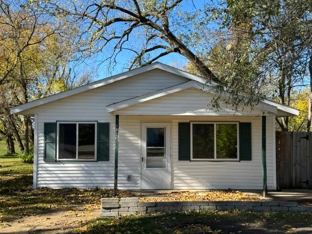 201 Sw Thompson Street Property Photo 1