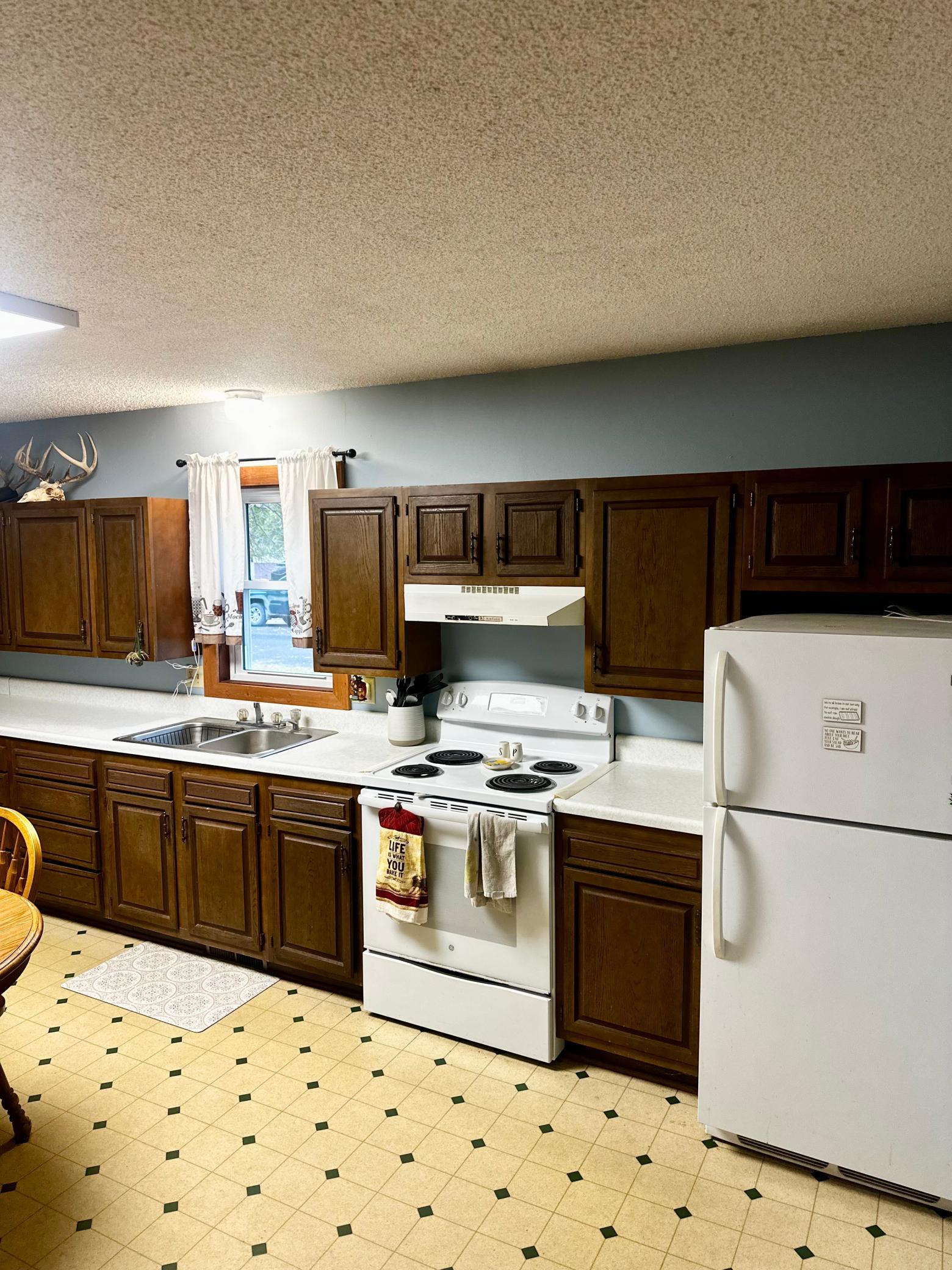 111 Muyres Avenue Property Photo 10