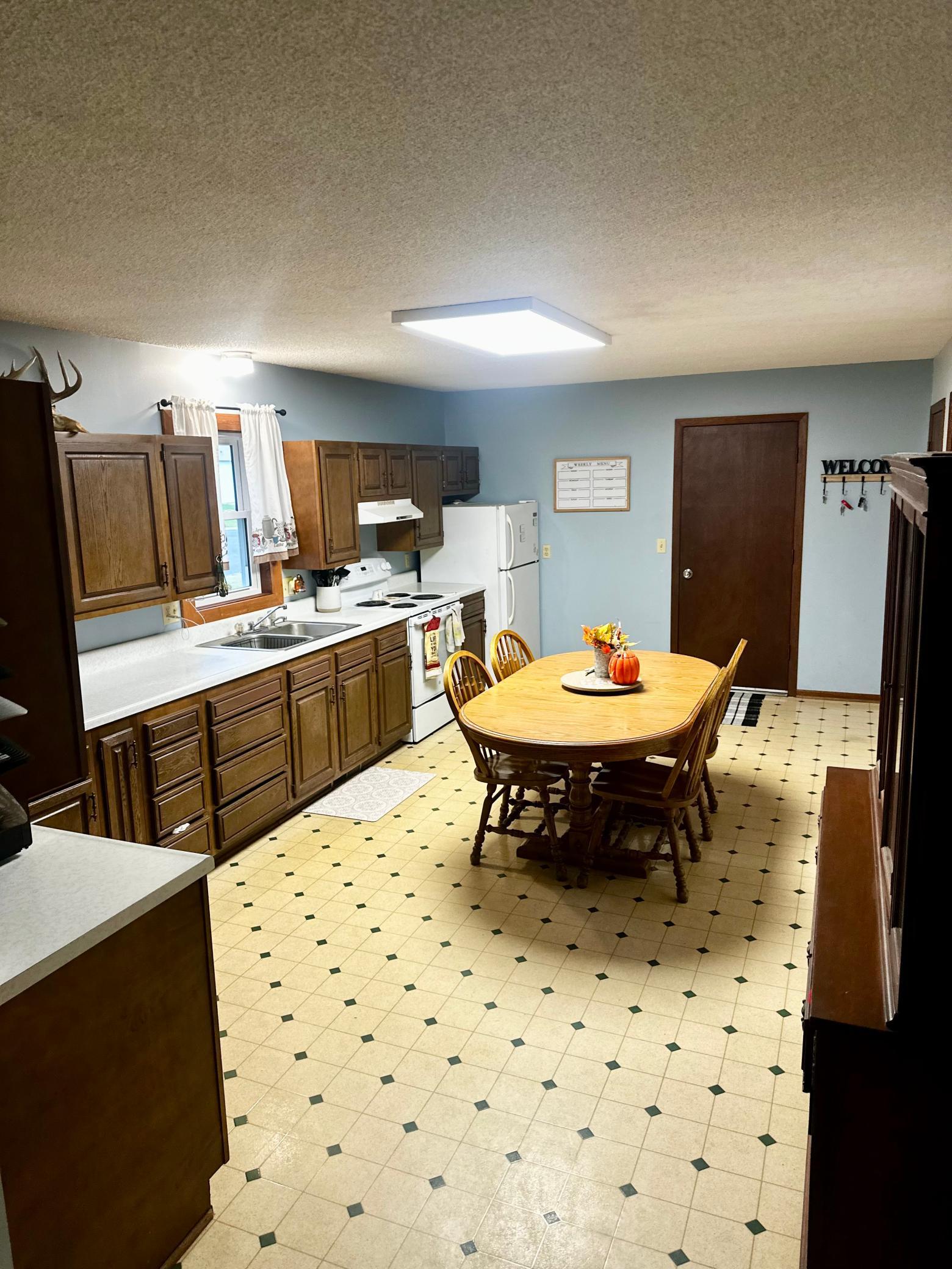 111 Muyres Avenue Property Photo 11