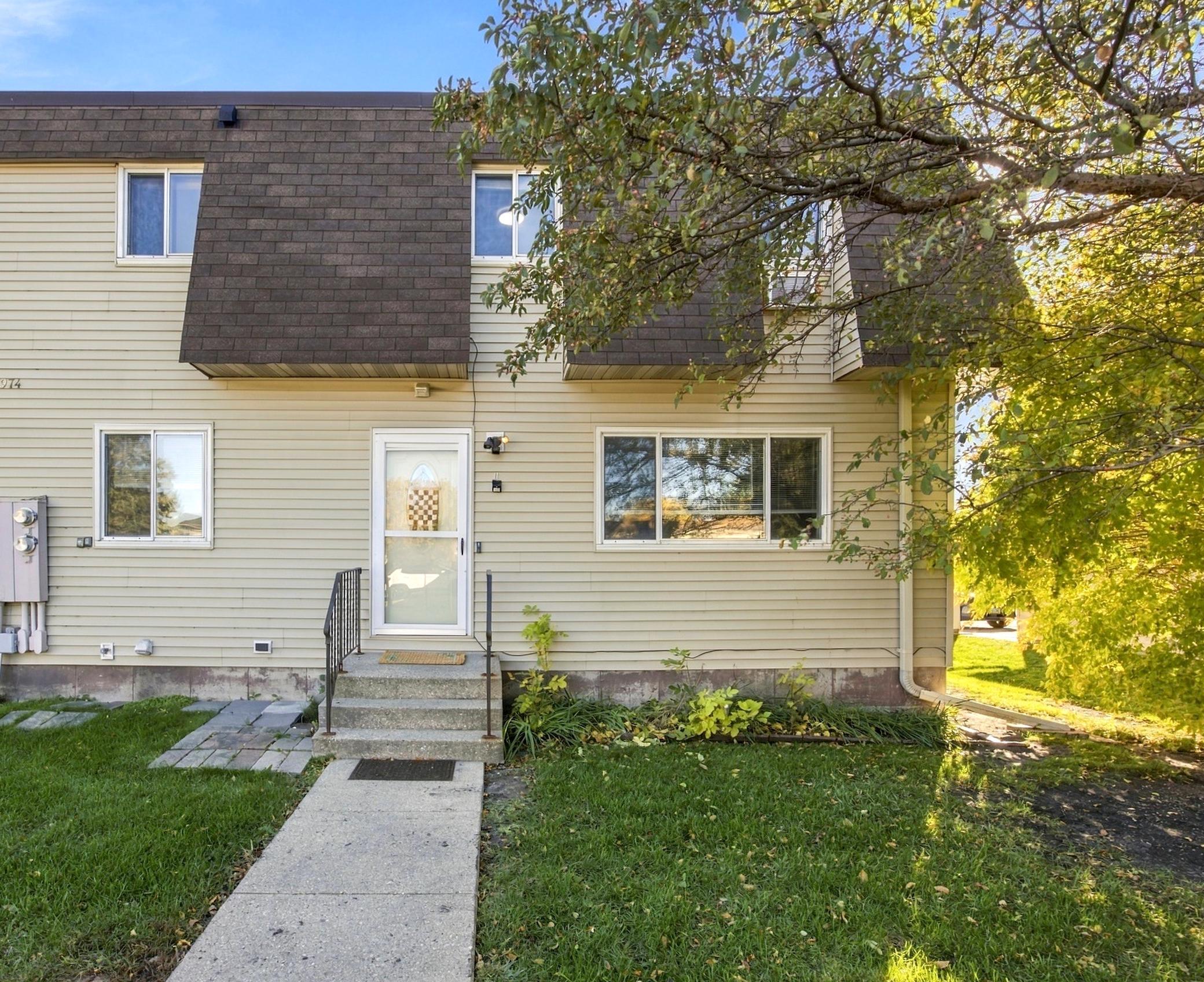 974 5th Avenue W C Property Photo 1