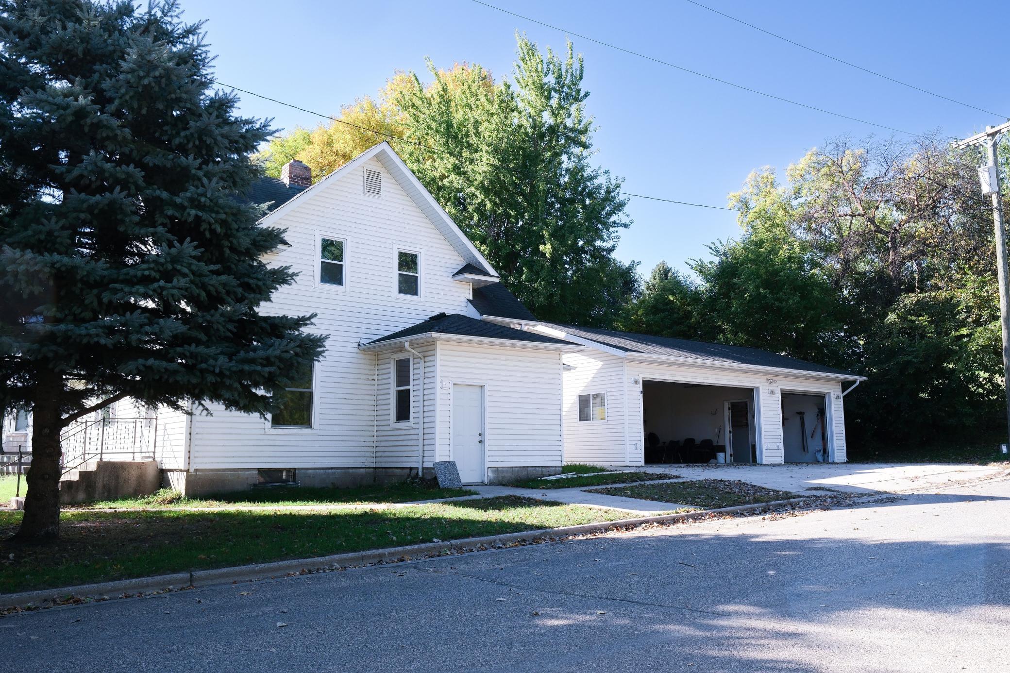 302 Ash Street Property Photo 1