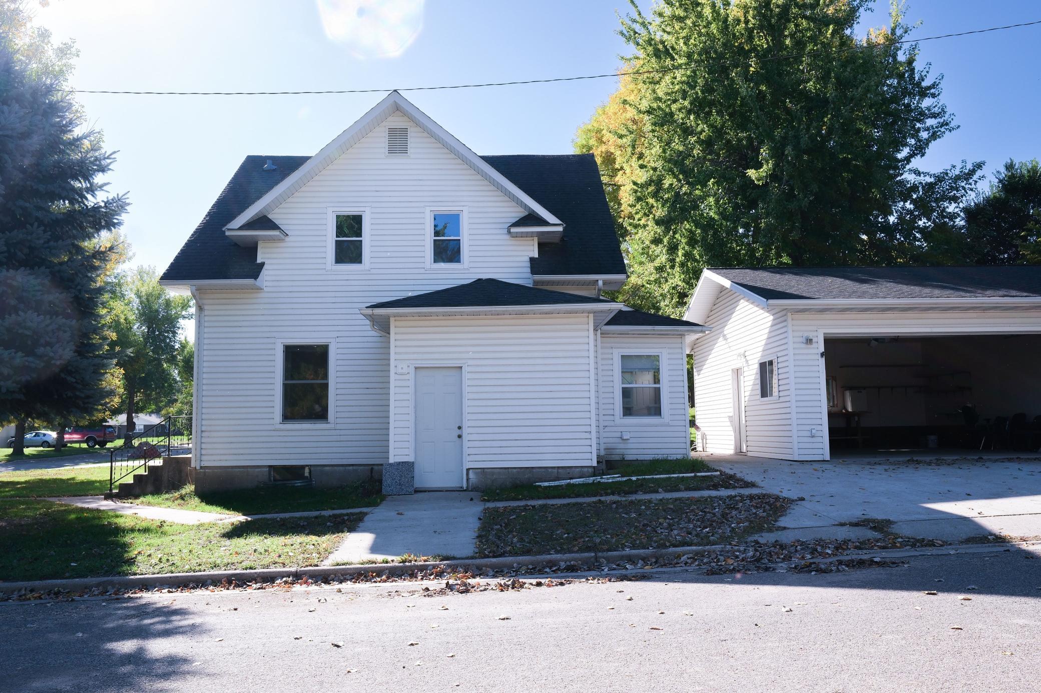 302 Ash Street Property Photo 5