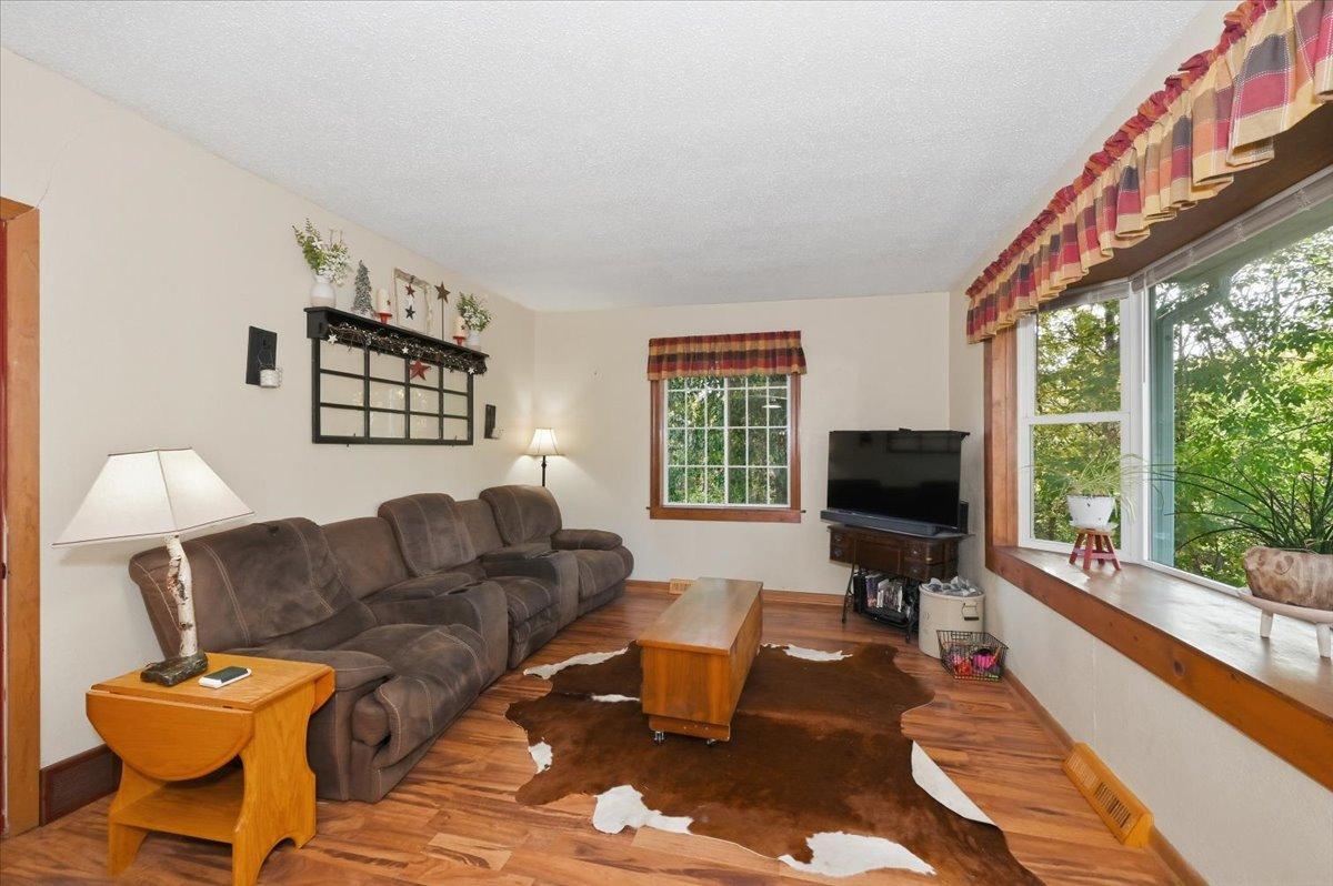 105 Glencrest Court Property Photo 5