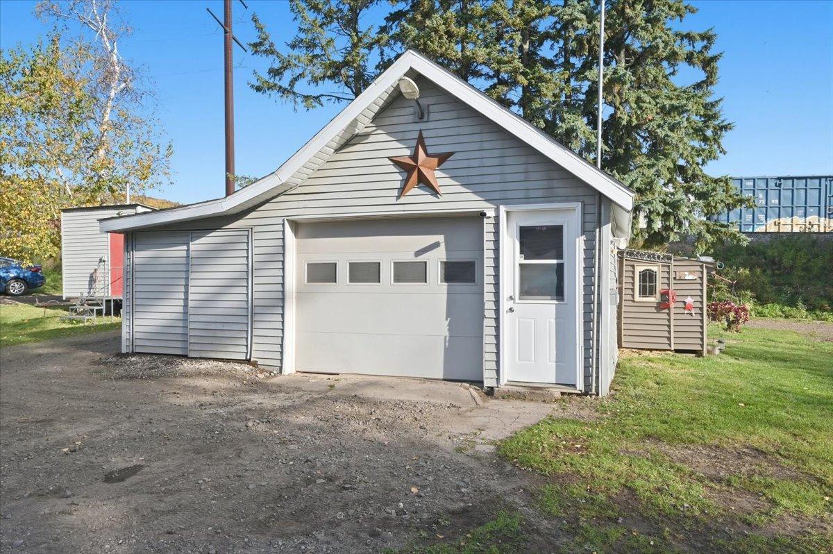 105 Glencrest Court Property Photo 23