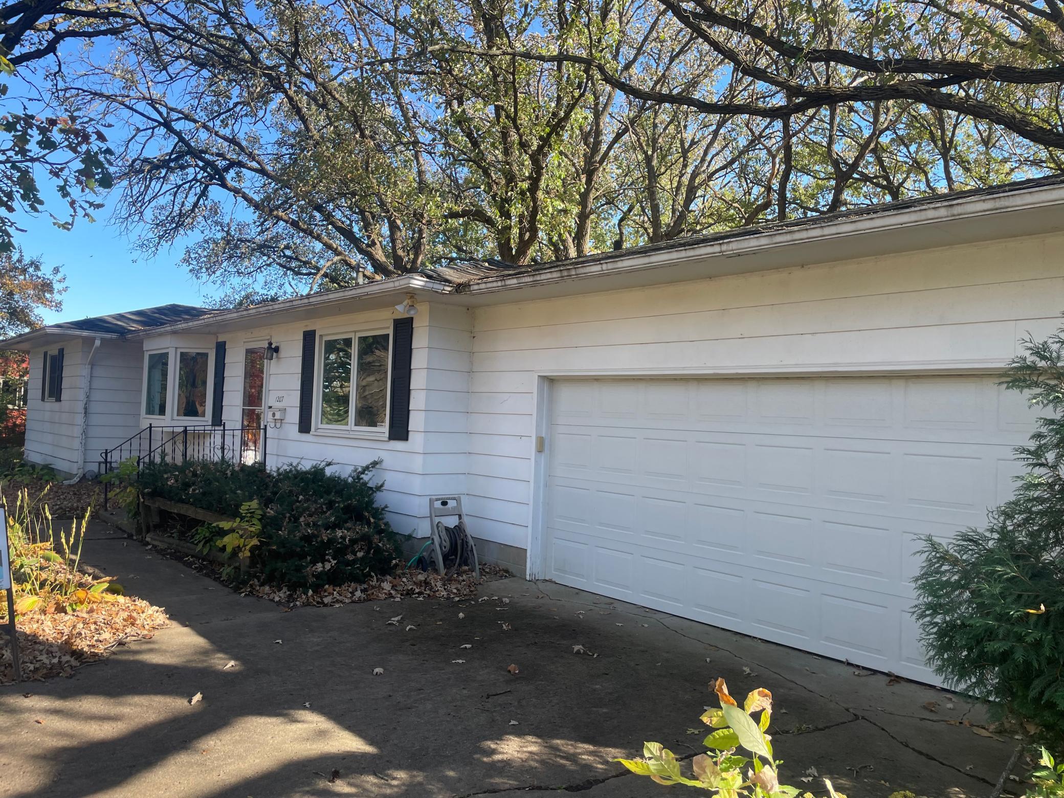 1207 Birch Hill Drive Property Photo 1