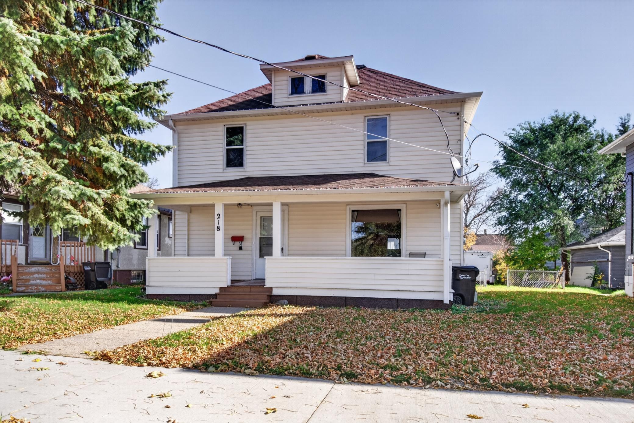 218 7th Avenue Nw Property Photo 1