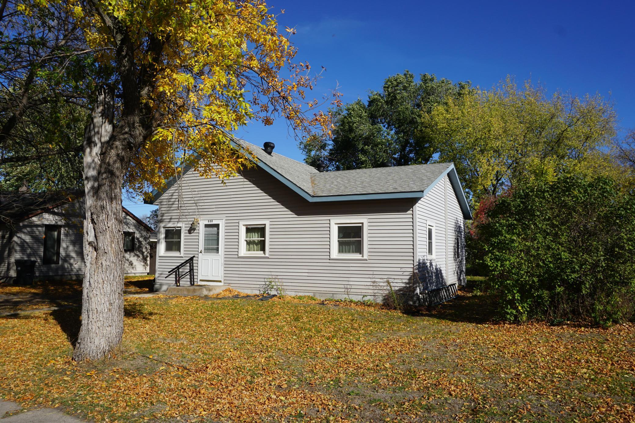 608 4th Street Se Property Photo 1