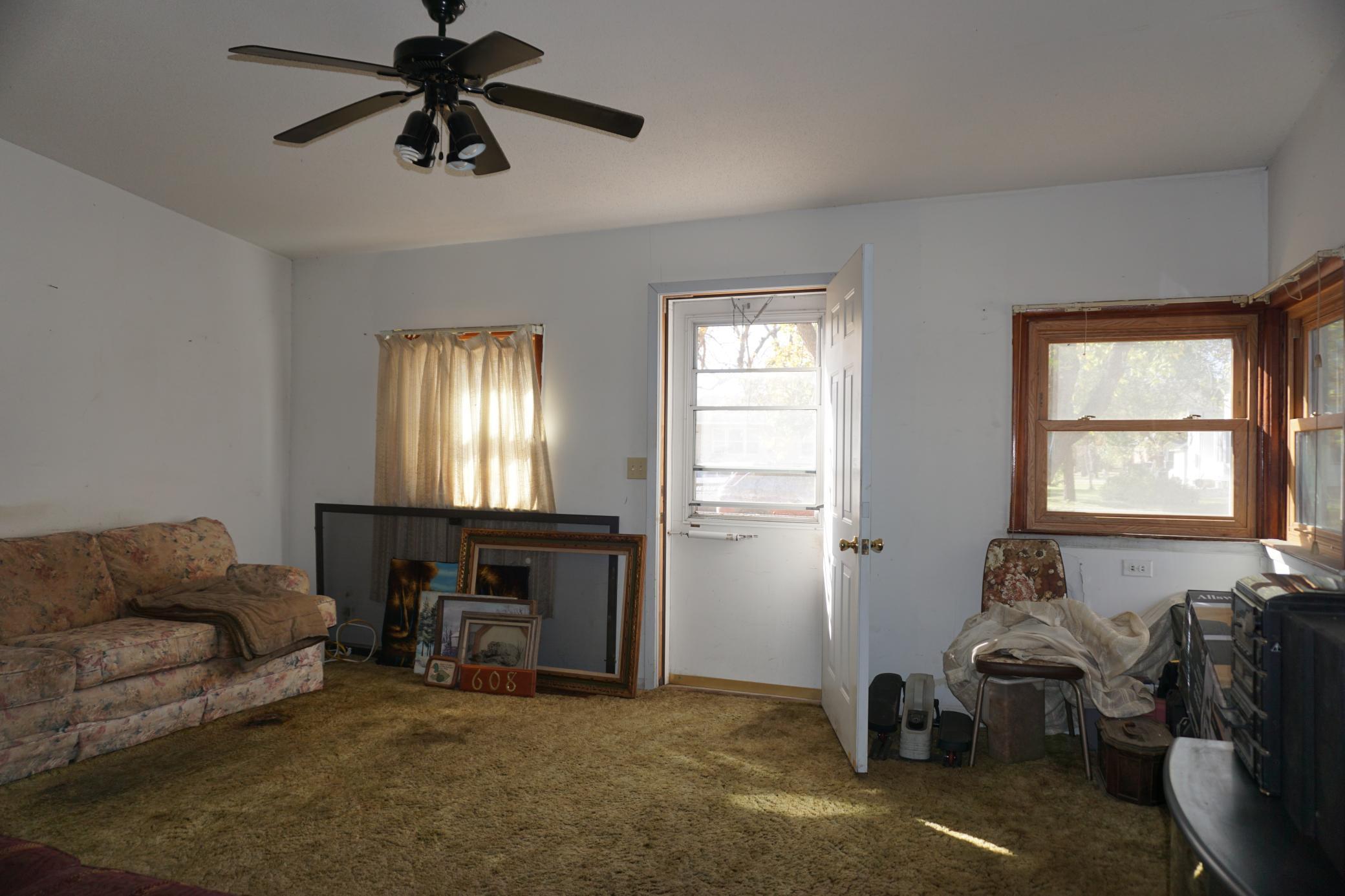 608 4th Street Se Property Photo 5