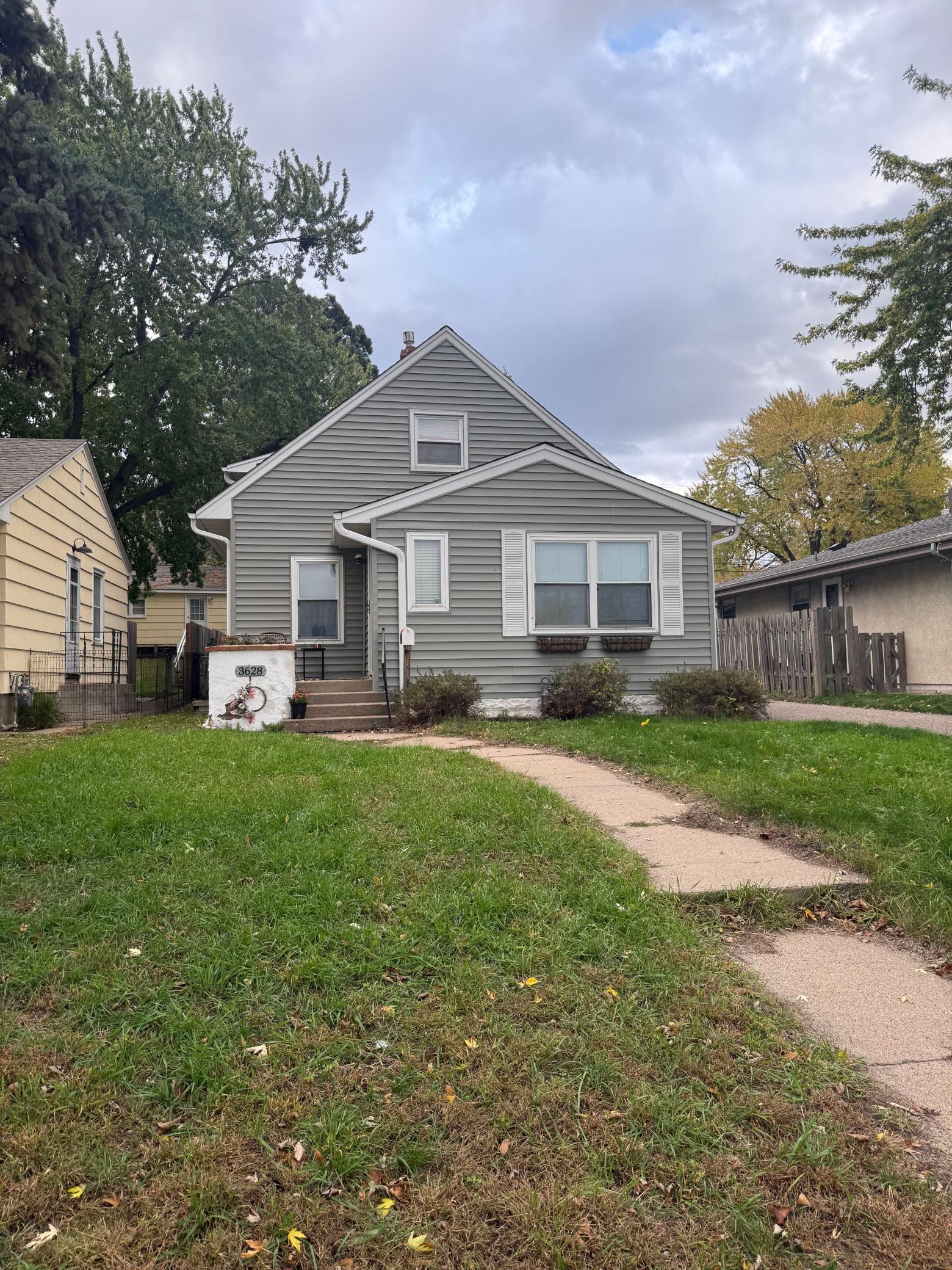 3628 Regent Avenue N Property Photo 1