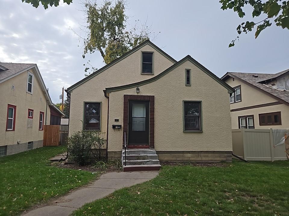 3815 Queen Avenue N Property Photo 1