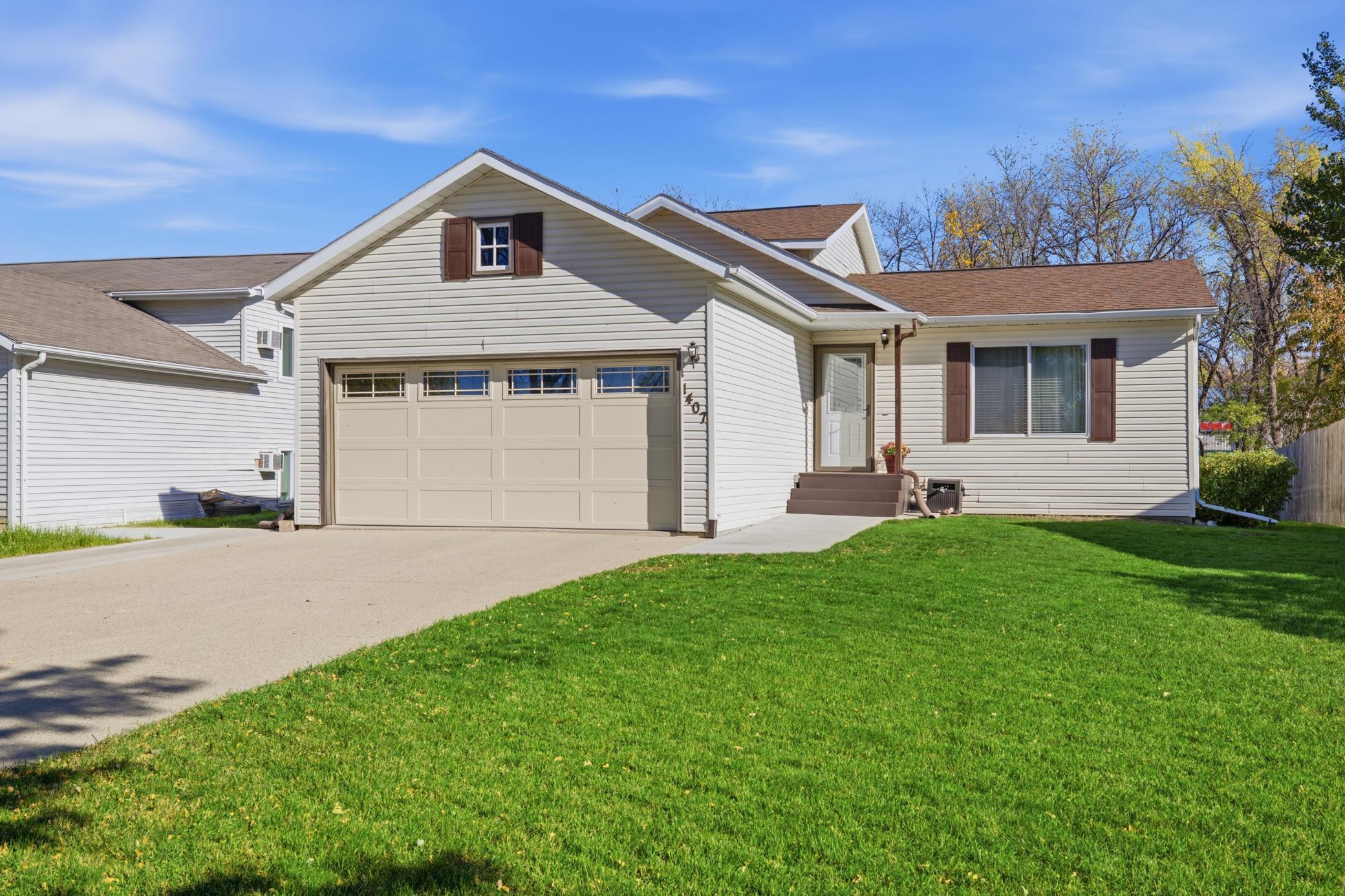 1407 7th Street W Property Photo 1
