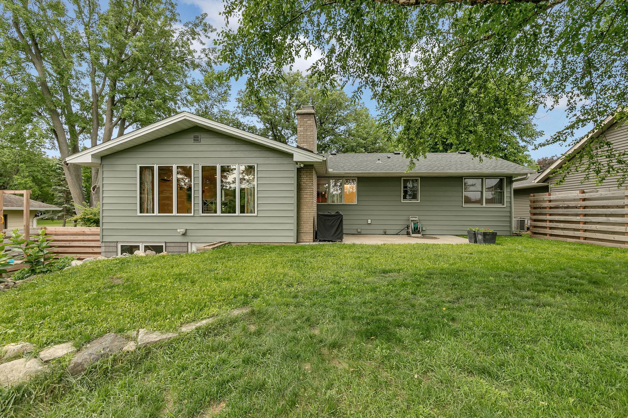 705 W River Street Property Photo 1