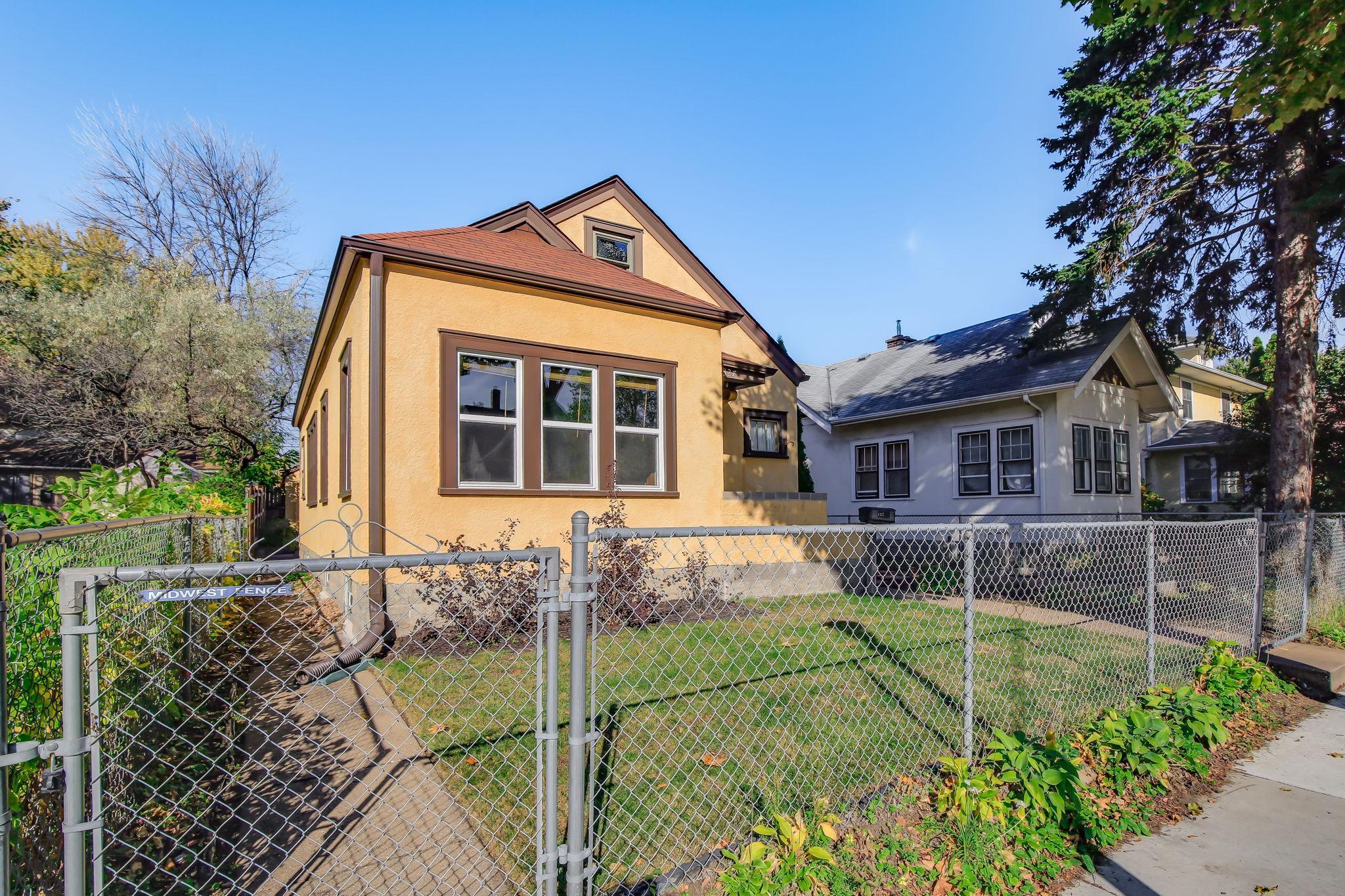 1327 Thomas Avenue Property Photo 1