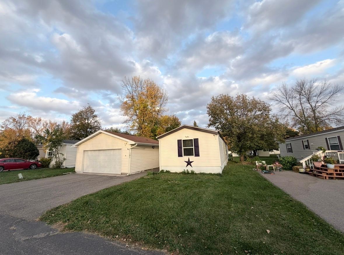 305 Mozart Avenue E Property Photo 1