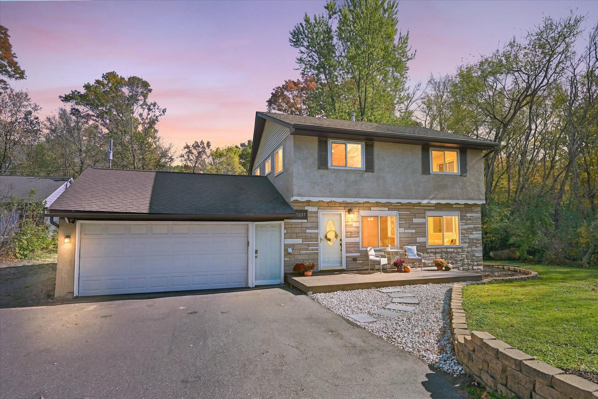 20657 Jewel Avenue N Property Photo 1