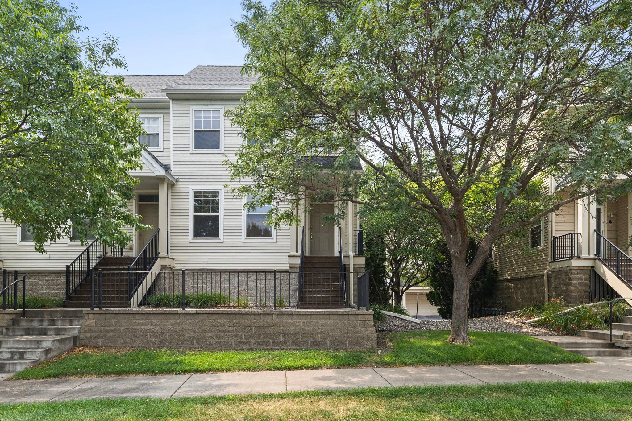 11323 Davenport Circle Ne F Property Photo 1