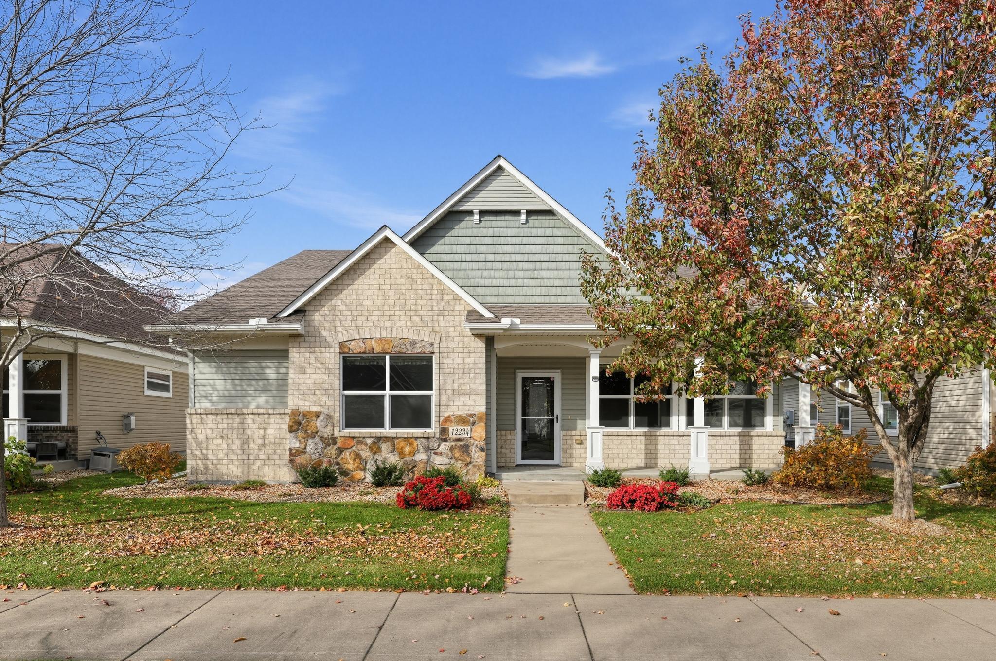 12234 Naples Street Ne Property Photo 1