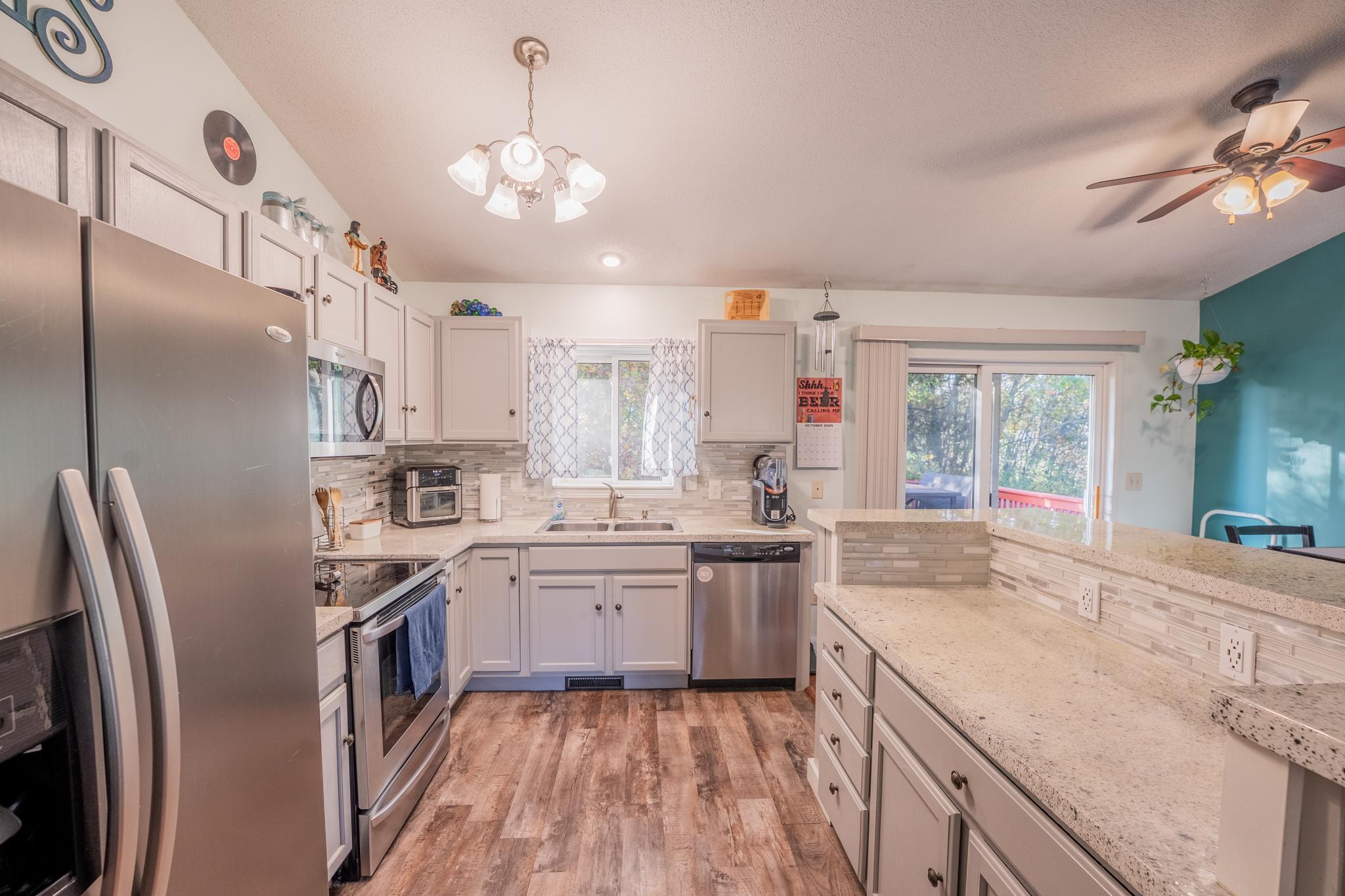 2411 Kenora Parkway Property Photo 8