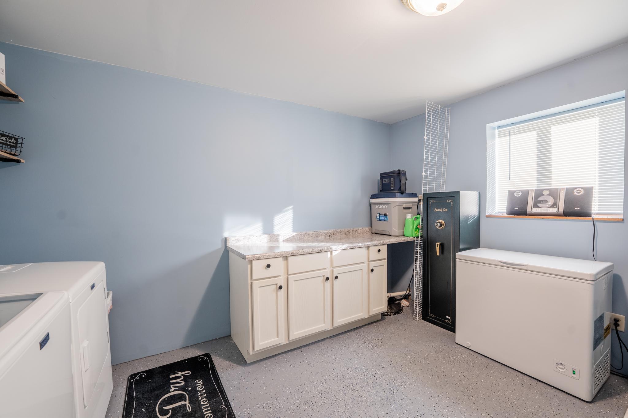 2411 Kenora Parkway Property Photo 32