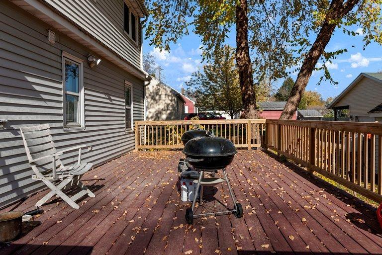 618 Montrose Boulevard Property Photo 7