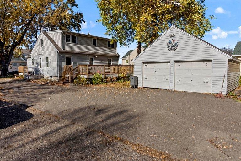 618 Montrose Boulevard Property Photo 10