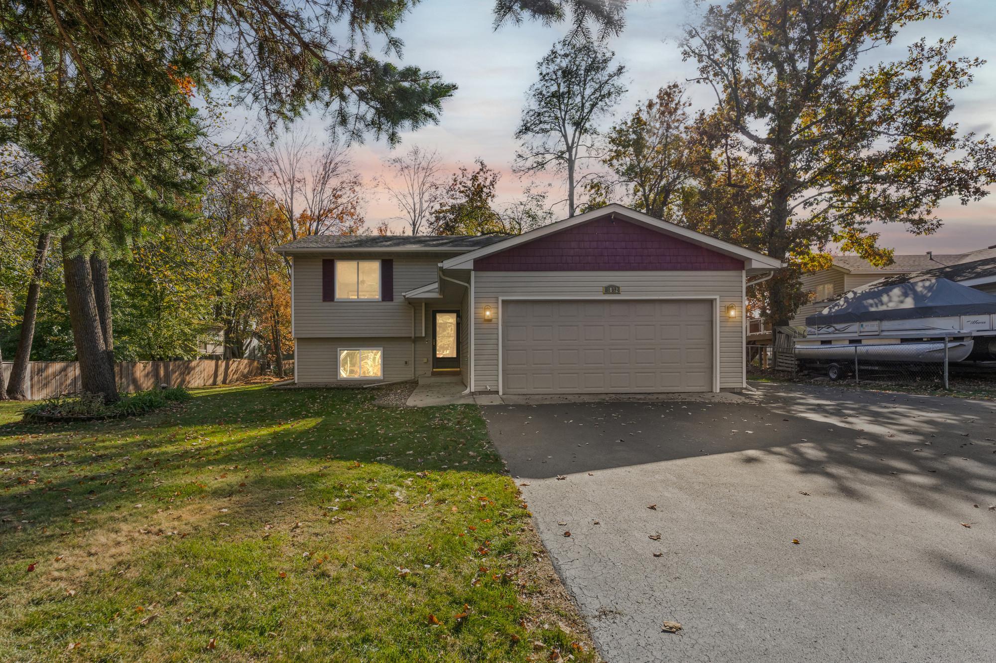 1832 Center Street Property Photo 1