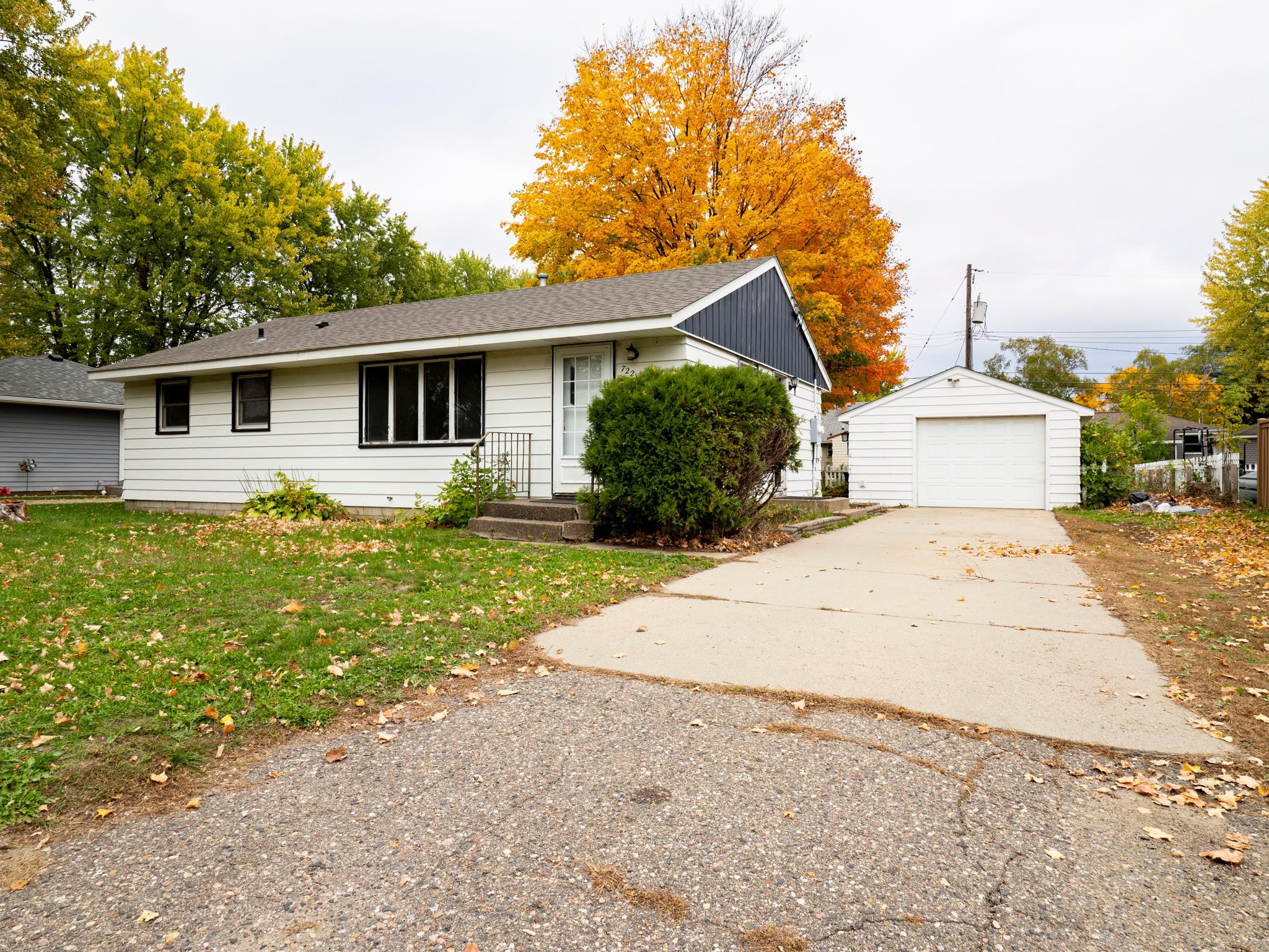 722 25th Avenue N Property Photo 1