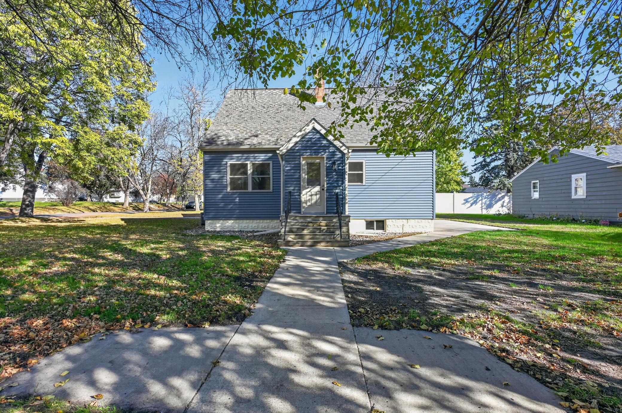 711 Wollan Street Property Photo 1
