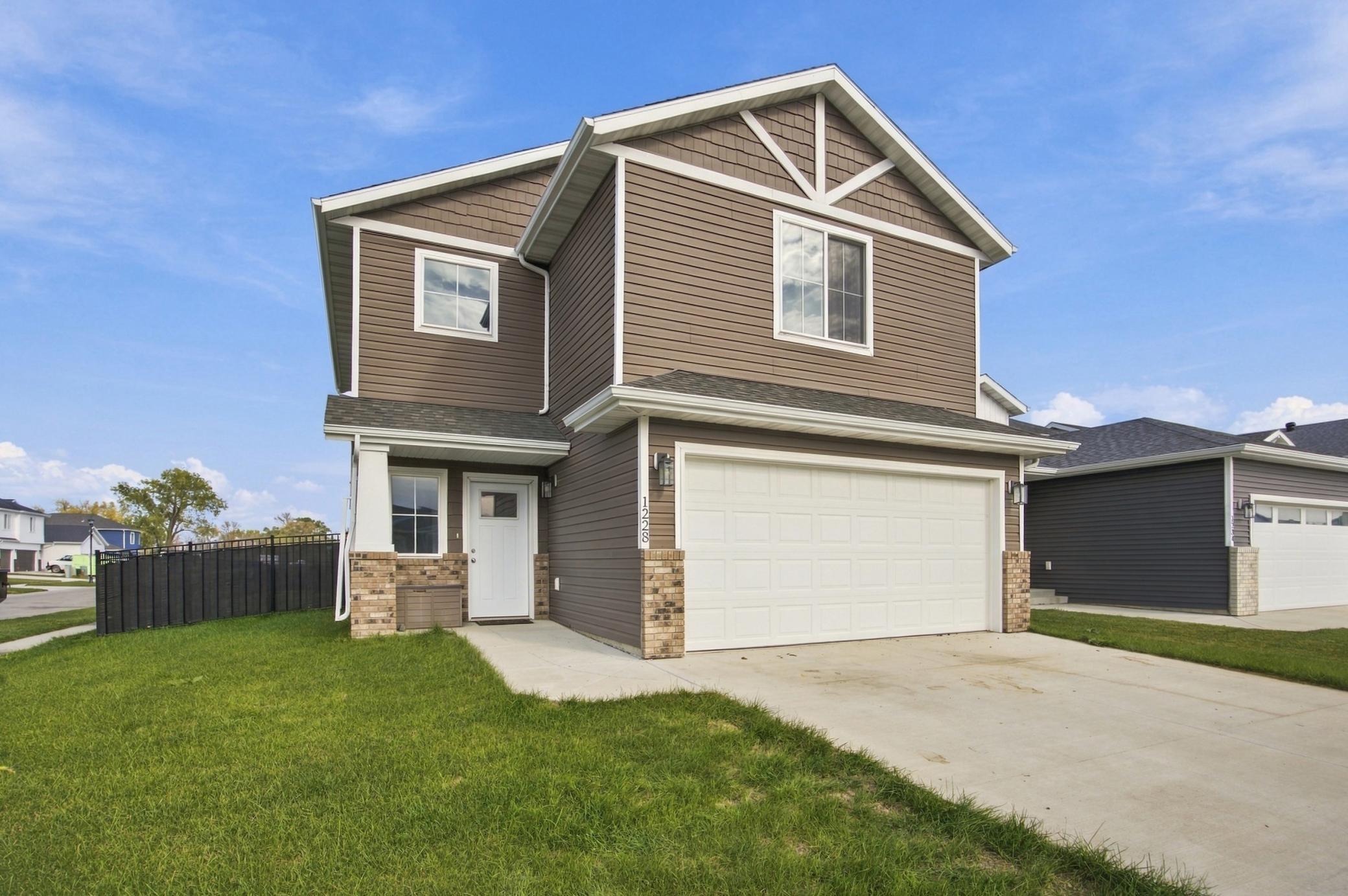 1228 Rachel Drive W Property Photo 1