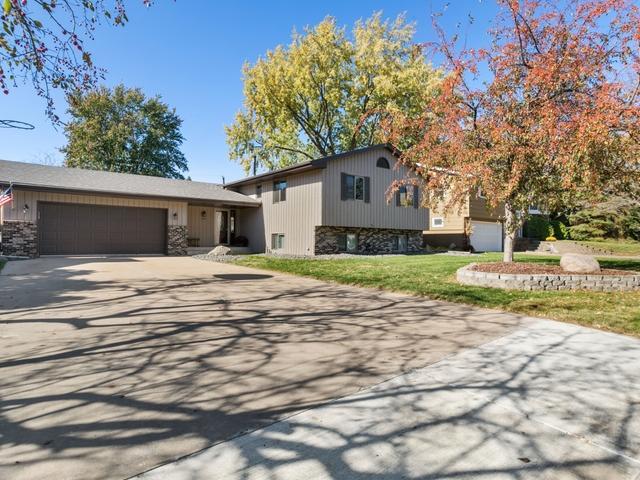 664 Greenway Avenue N Property Photo 1