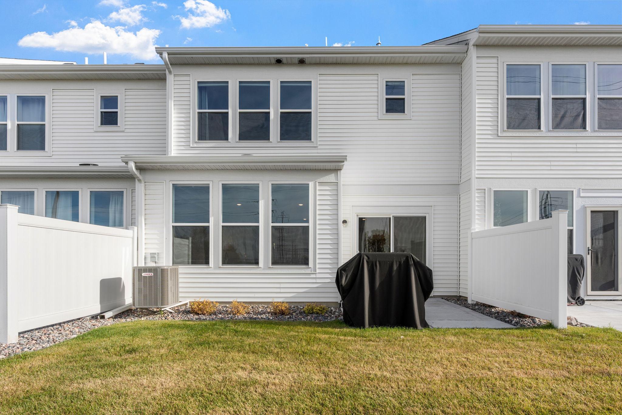 14317 103rd Place N Property Photo 5