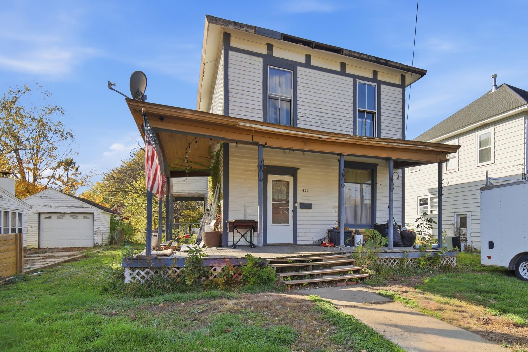 607 5th Street Nw Property Photo 1