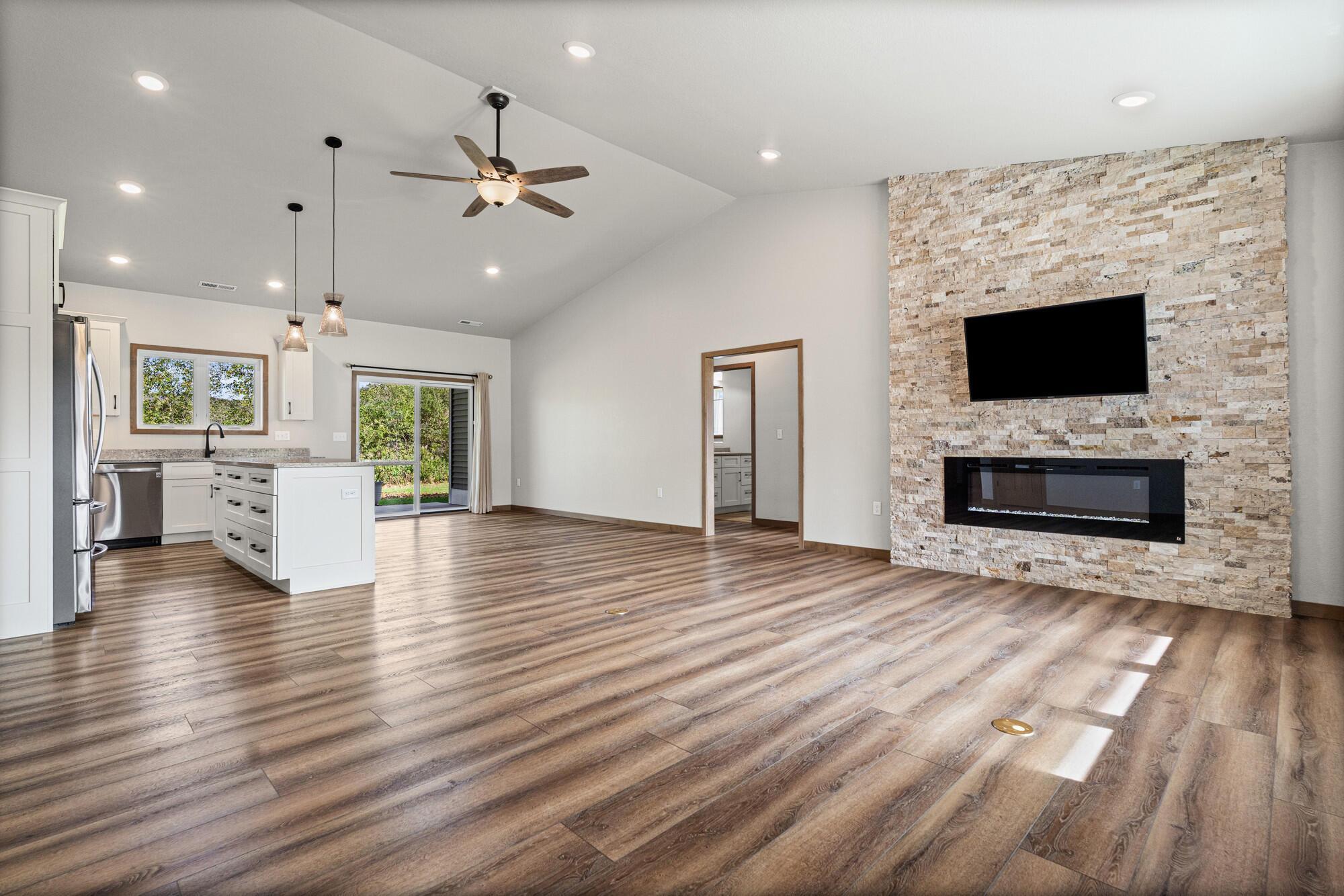 860 Bridle Lane Property Photo 7
