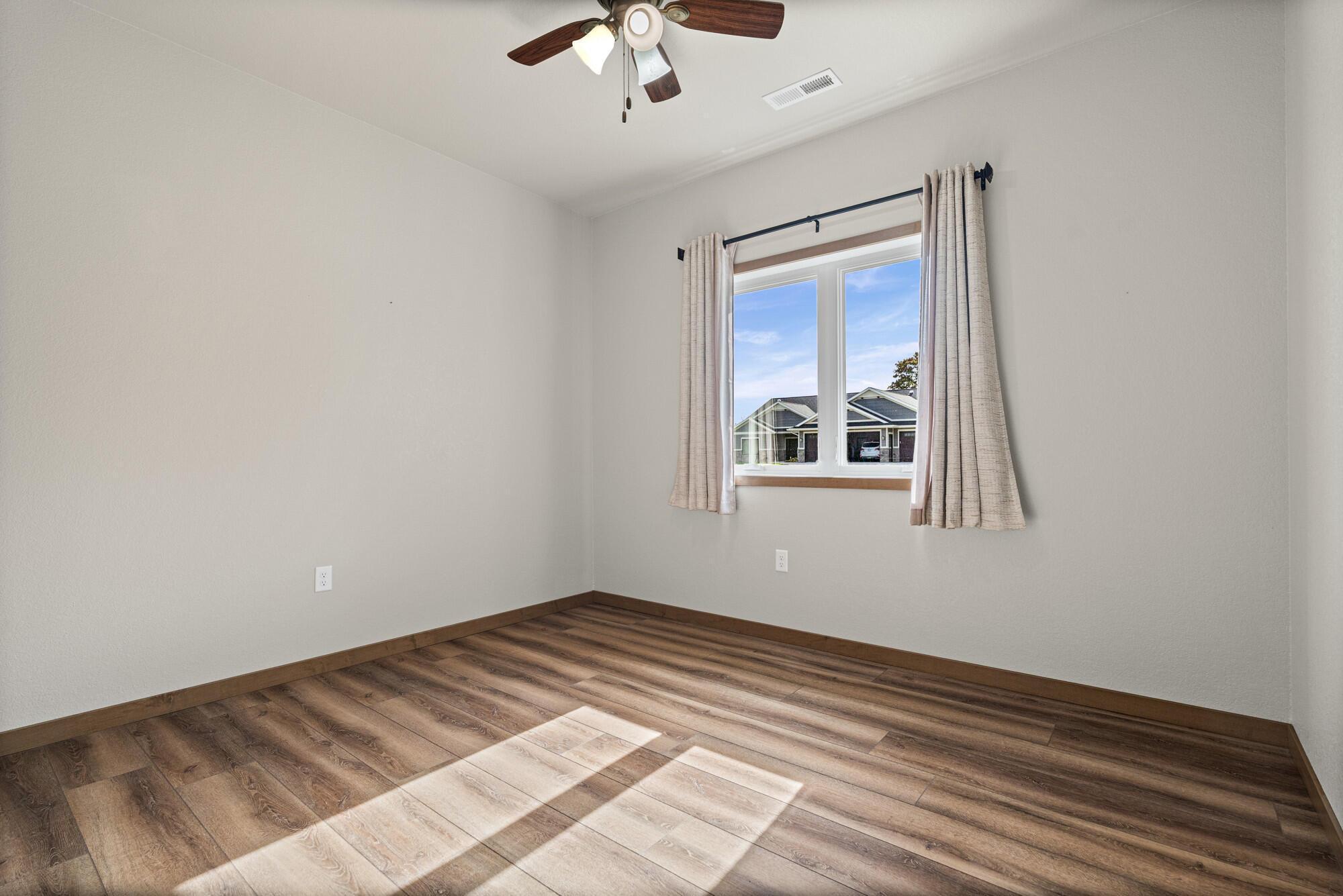860 Bridle Lane Property Photo 17