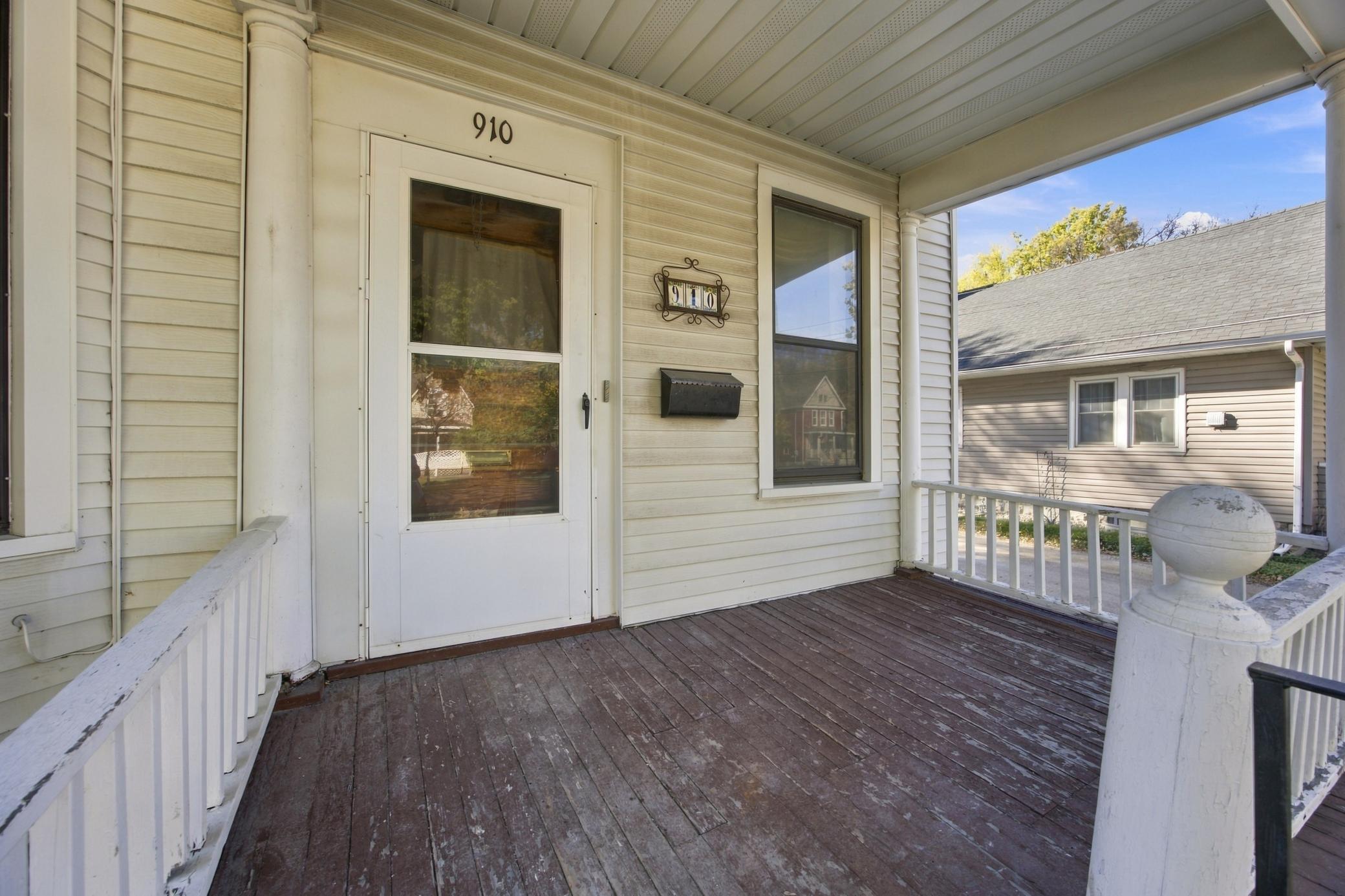910 5th Avenue S Property Photo 4