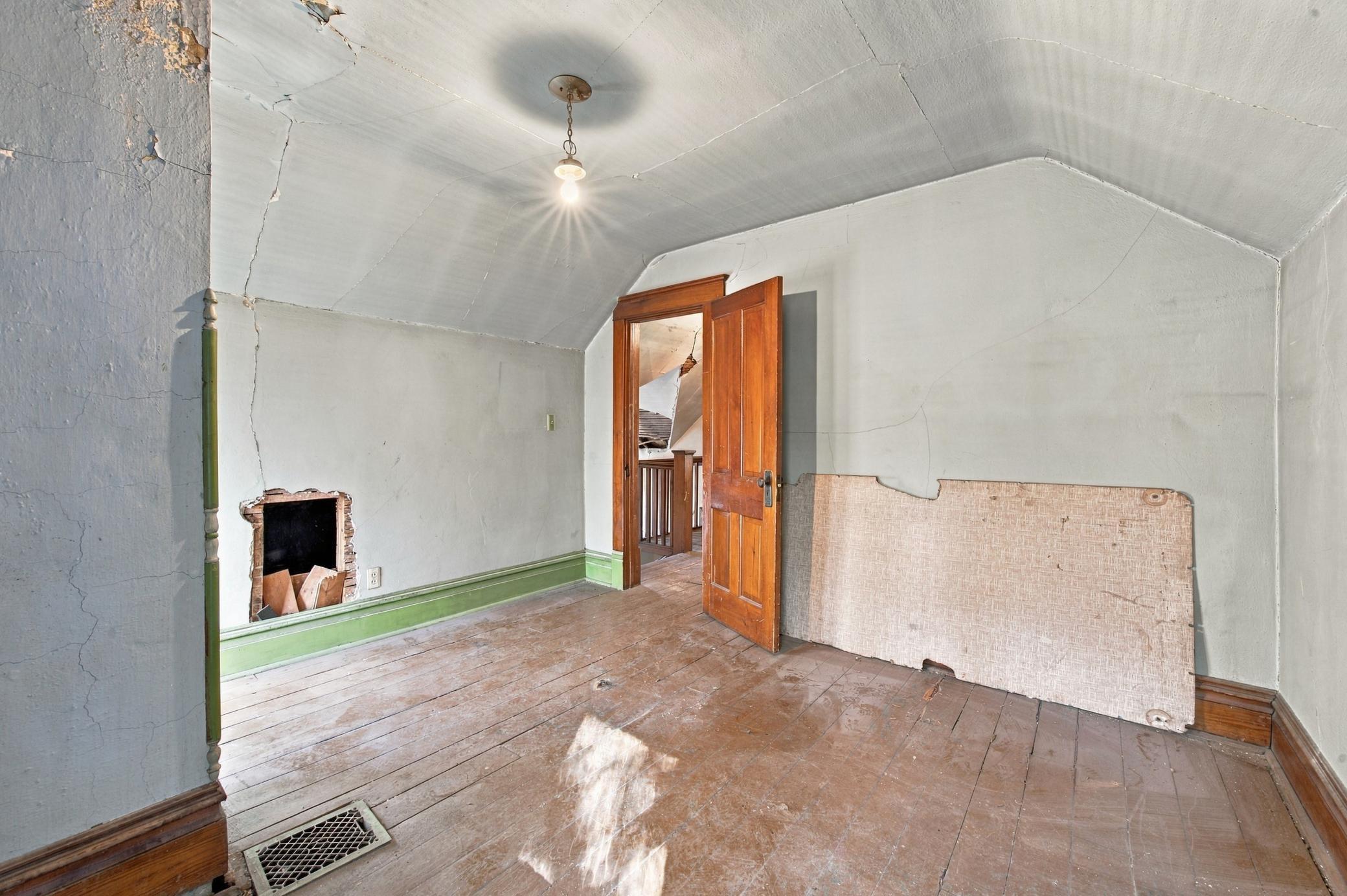 910 5th Avenue S Property Photo 15