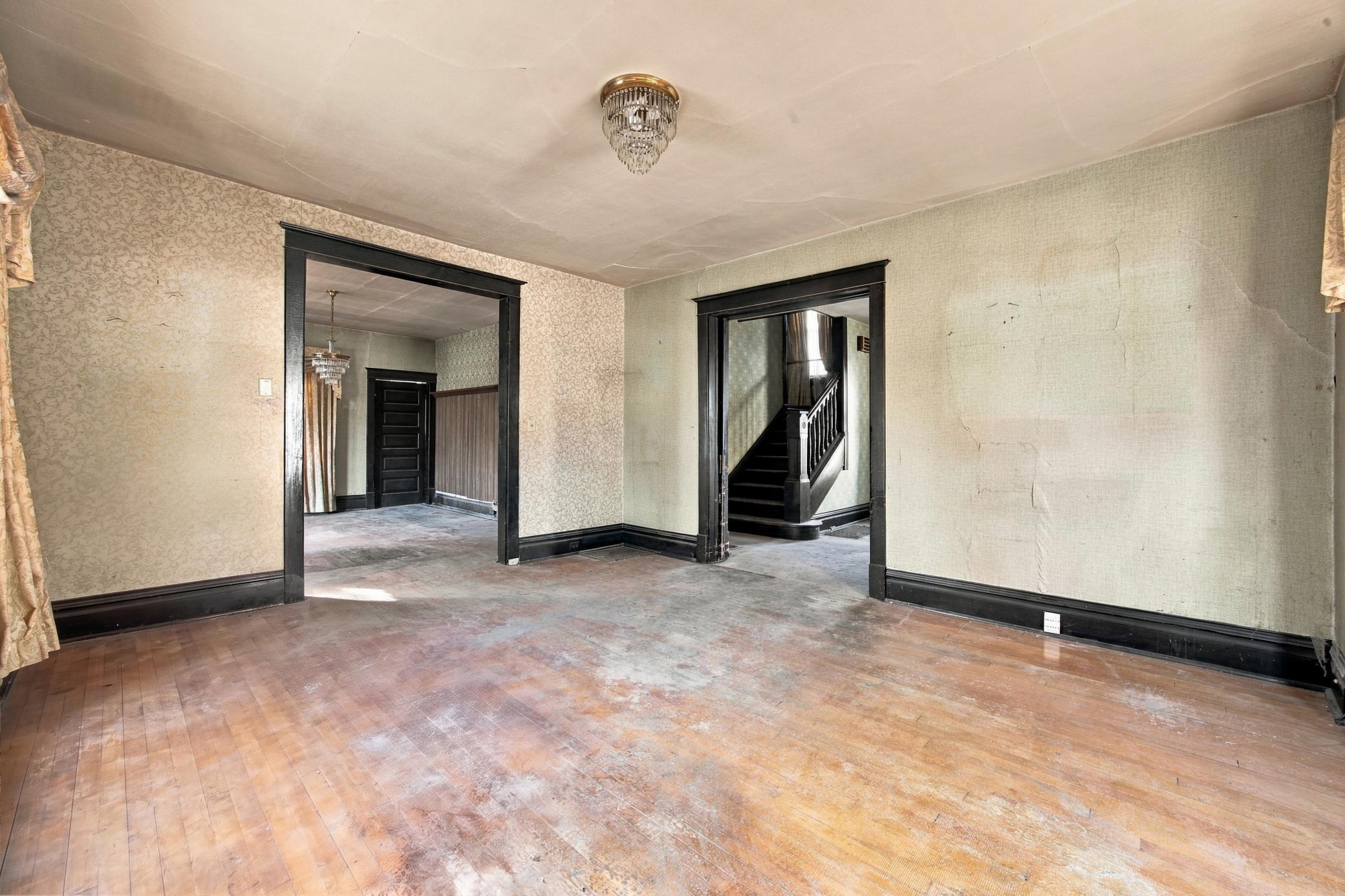 910 5th Avenue S Property Photo 18