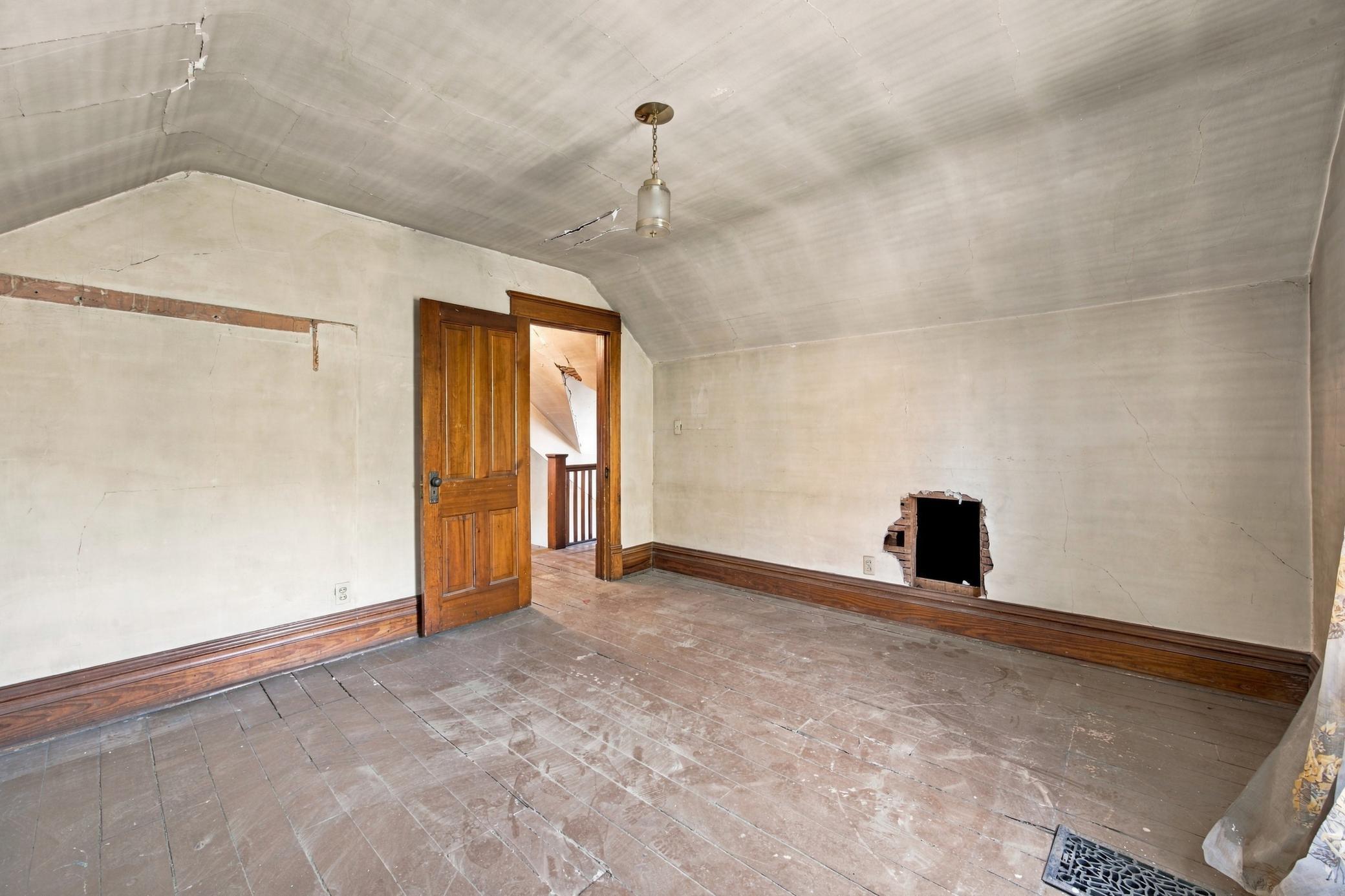 910 5th Avenue S Property Photo 22