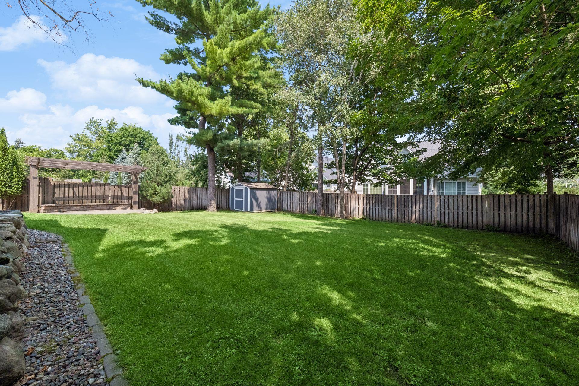 633 Park Street E Property Photo 41
