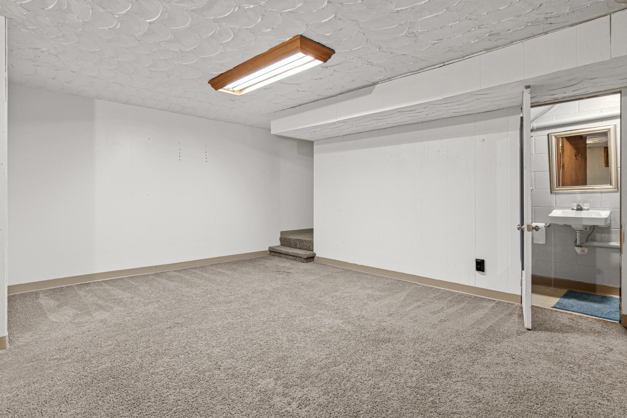 4090 Foss Road 139 Property Photo 11