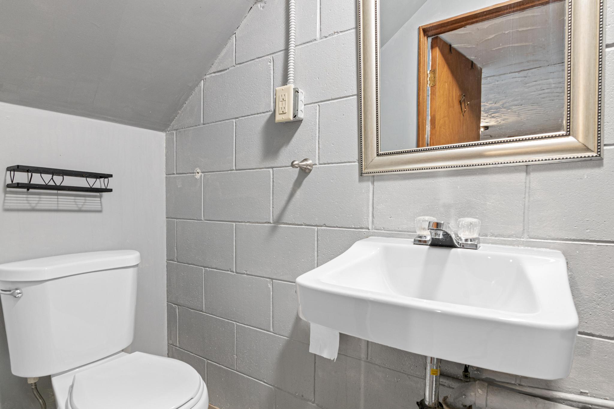 4090 Foss Road 139 Property Photo 12