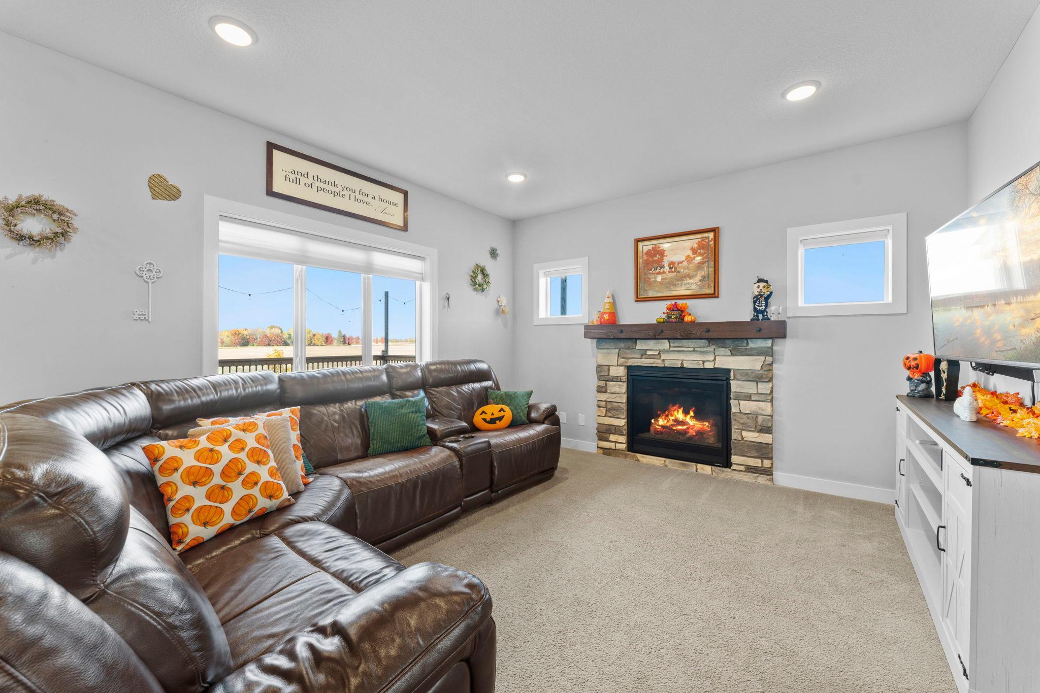 30783 Vickers Drive Ne Property Photo 9