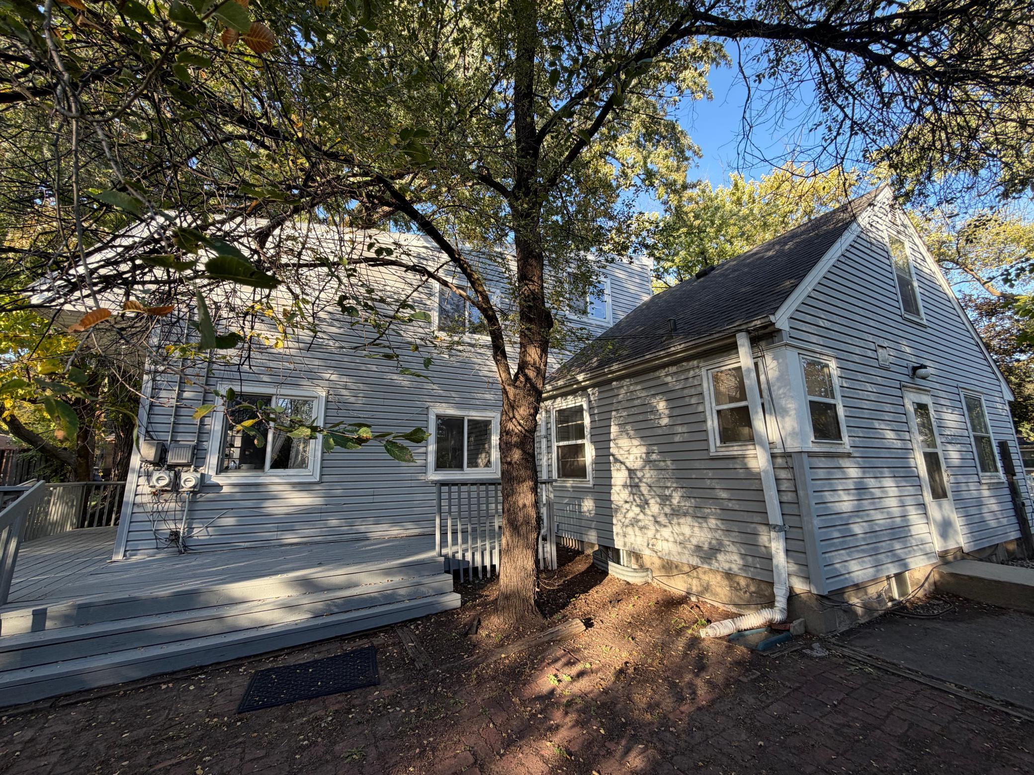 829 25th Avenue SE Property Photo 1